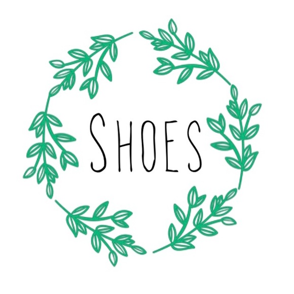 Shoes - Picture 2 of 4